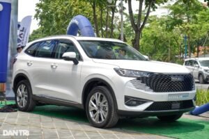 Haval H6 is priced at nearly 1.1 billion VND, competing with the CX-5 and Tucson with a hybrid engine 3