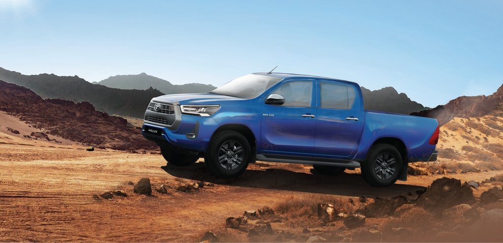 Toyota Hilux's price increased by nearly 180 million VND, making it difficult for itself to return to Vietnam 2